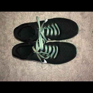 Nike Women Tennis Shoes